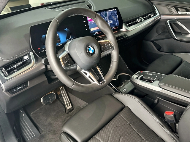 BMW X1 sDrive18d color Negro. Año 2025. 110KW(150CV). Diésel. En concesionario Triocar Gijón (Bmw y Mini) de Asturias