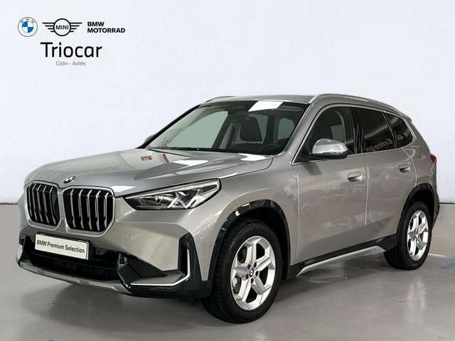 BMW X1 sDrive18d color Gris Plata. Año 2025. 110KW(150CV). Diésel. En concesionario Triocar Gijón (Bmw y Mini) de Asturias