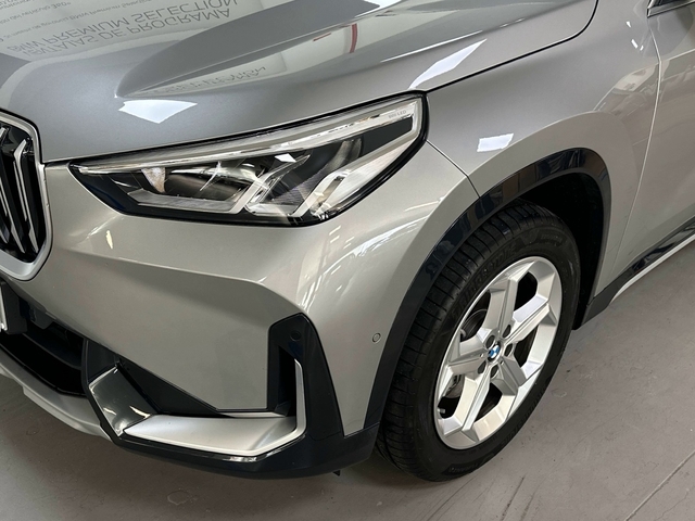 BMW X1 sDrive18d color Gris Plata. Año 2025. 110KW(150CV). Diésel. En concesionario Triocar Gijón (Bmw y Mini) de Asturias