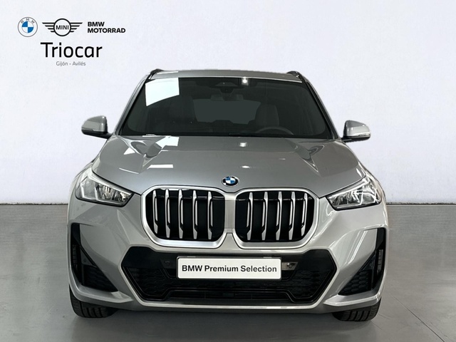 BMW X1 sDrive18d color Gris Plata. Año 2025. 110KW(150CV). Diésel. En concesionario Triocar Gijón (Bmw y Mini) de Asturias