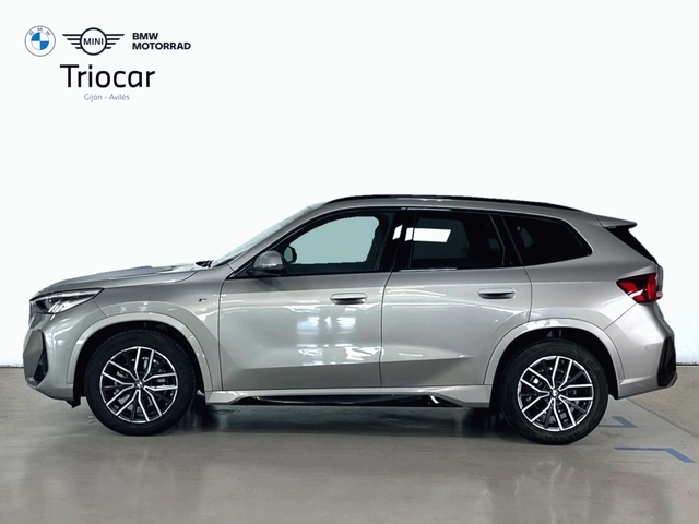 BMW X1 sDrive18d color Gris Plata. Año 2025. 110KW(150CV). Diésel. En concesionario Triocar Gijón (Bmw y Mini) de Asturias
