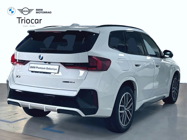 BMW X1 sDrive18d color Blanco. Año 2025. 110KW(150CV). Diésel. En concesionario Triocar Gijón (Bmw y Mini) de Asturias