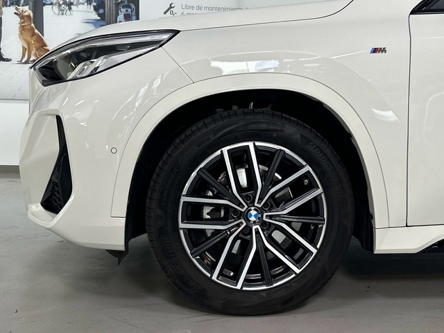 BMW X1 sDrive18d color Blanco. Año 2025. 110KW(150CV). Diésel. En concesionario Triocar Gijón (Bmw y Mini) de Asturias