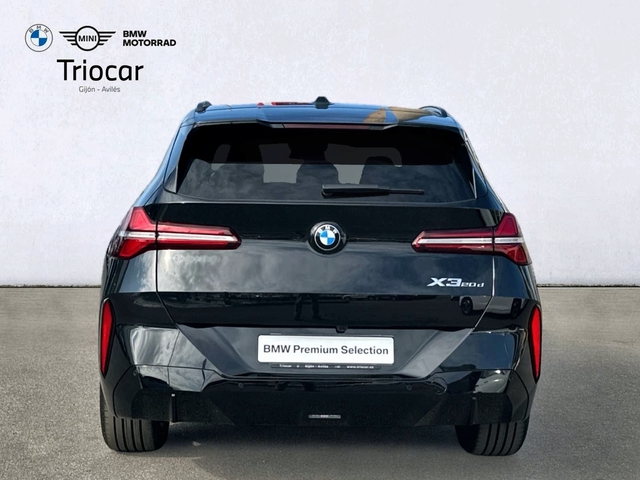 BMW X3 xDrive20d color Negro. Año 2025. 145KW(197CV). Diésel. En concesionario Triocar Avilés (Bmw y Mini) de Asturias