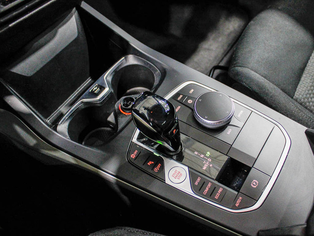 BMW Serie 2 220d Gran Coupe color Negro. Año 2019. 140KW(190CV). Diésel. En concesionario Barcelona Premium -- GRAN VIA de Barcelona