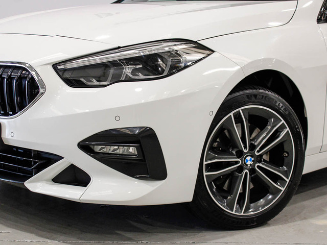 BMW Serie 2 218d Gran Coupe color Blanco. Año 2024. 110KW(150CV). Diésel. En concesionario Barcelona Premium -- GRAN VIA de Barcelona
