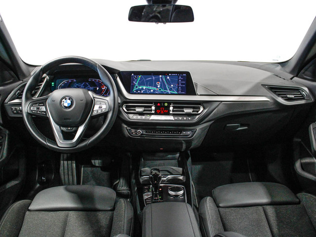 BMW Serie 2 218d Gran Coupe color Blanco. Año 2024. 110KW(150CV). Diésel. En concesionario Barcelona Premium -- GRAN VIA de Barcelona