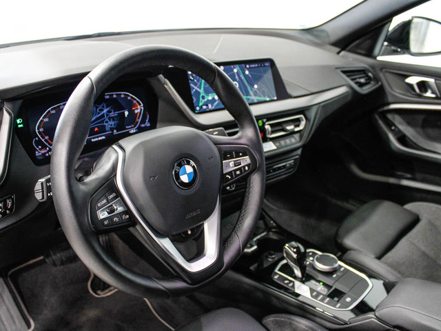 BMW Serie 2 218d Gran Coupe color Blanco. Año 2024. 110KW(150CV). Diésel. En concesionario Barcelona Premium -- GRAN VIA de Barcelona