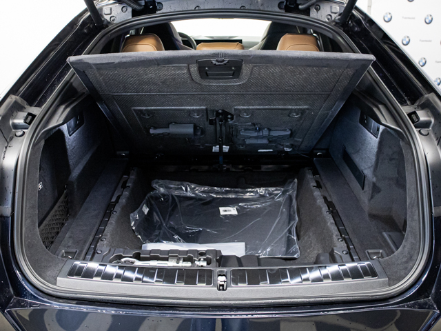 BMW M X6 M color Negro. Año 2025. 460KW(625CV). Gasolina. En concesionario BMW Fuenteolid Valladolid de Valladolid