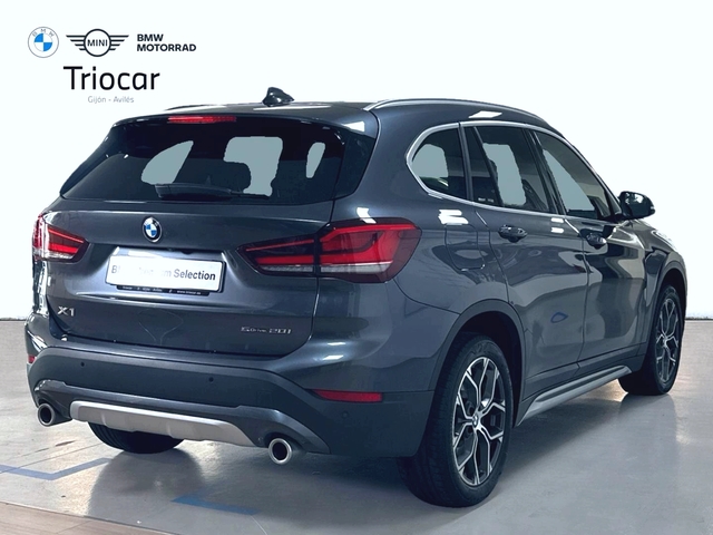 BMW X1 sDrive20i color Gris. Año 2021. 141KW(192CV). Gasolina. En concesionario Triocar Gijón (Bmw y Mini) de Asturias