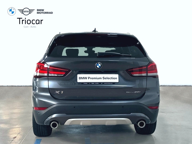 BMW X1 sDrive20i color Gris. Año 2021. 141KW(192CV). Gasolina. En concesionario Triocar Gijón (Bmw y Mini) de Asturias