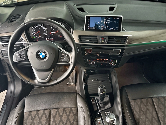 BMW X1 sDrive20i color Gris. Año 2021. 141KW(192CV). Gasolina. En concesionario Triocar Gijón (Bmw y Mini) de Asturias