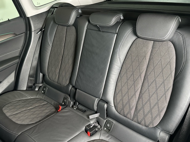 BMW X1 sDrive20i color Gris. Año 2021. 141KW(192CV). Gasolina. En concesionario Triocar Gijón (Bmw y Mini) de Asturias
