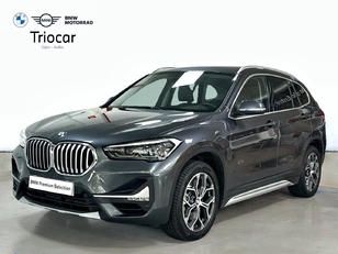 Fotos de BMW X1 sDrive20i color Gris. Año 2021. 141KW(192CV). Gasolina. En concesionario Triocar Gijón (Bmw y Mini) de Asturias