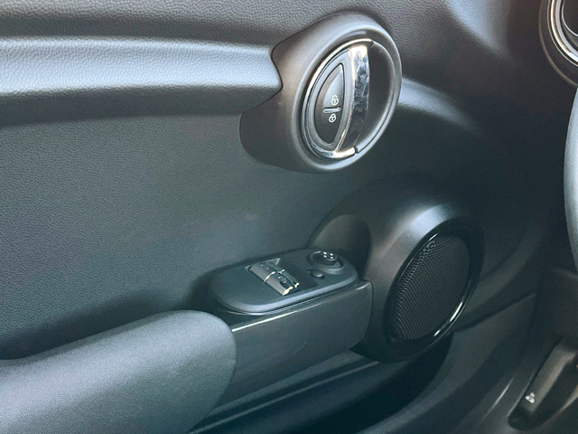 fotoG 11 del MINI MINI Cooper One 75 kW (102 CV) 102cv Gasolina del 2021 en Murcia