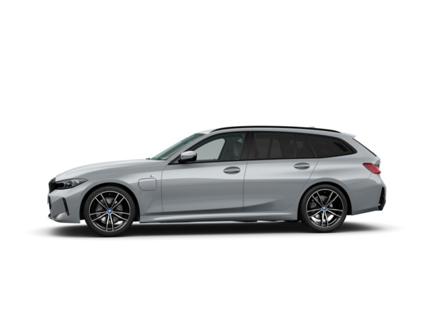 BMW Serie 3 330e Touring color Gris. Año 2024. 215KW(292CV). Híbrido Electro/Gasolina. En concesionario Oliva Motor Tarragona de Tarragona
