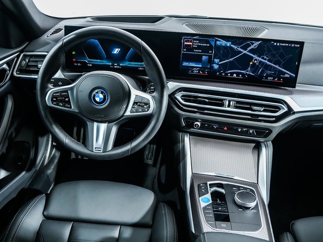 BMW i4 eDrive40 color Negro. Año 2025. 250KW(340CV). Eléctrico. En concesionario Oliva Motor Tarragona de Tarragona