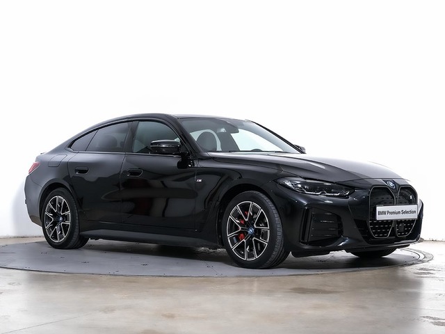 BMW i4 eDrive40 color Negro. Año 2025. 250KW(340CV). Eléctrico. En concesionario Oliva Motor Tarragona de Tarragona