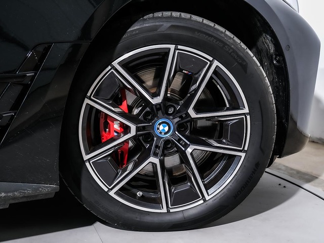 BMW i4 eDrive40 color Negro. Año 2025. 250KW(340CV). Eléctrico. En concesionario Oliva Motor Tarragona de Tarragona
