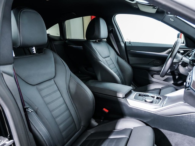 BMW i4 eDrive40 color Negro. Año 2025. 250KW(340CV). Eléctrico. En concesionario Oliva Motor Tarragona de Tarragona