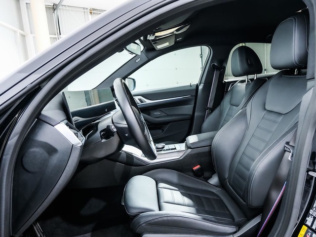 BMW i4 eDrive40 color Negro. Año 2025. 250KW(340CV). Eléctrico. En concesionario Oliva Motor Tarragona de Tarragona