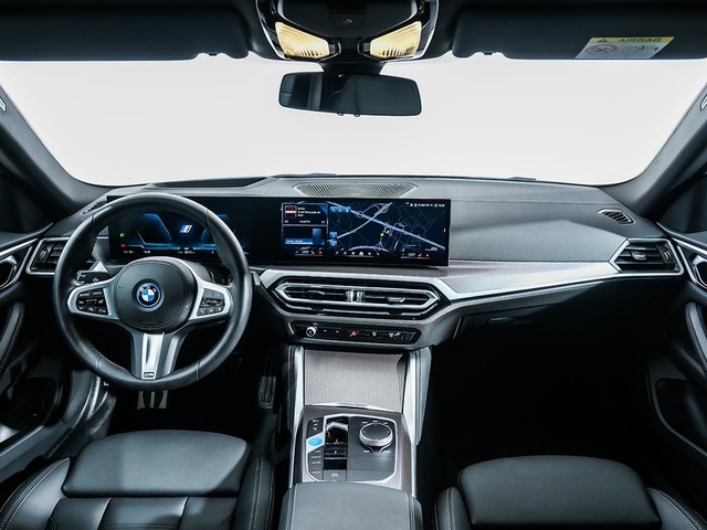 BMW i4 eDrive40 color Negro. Año 2025. 250KW(340CV). Eléctrico. En concesionario Oliva Motor Tarragona de Tarragona