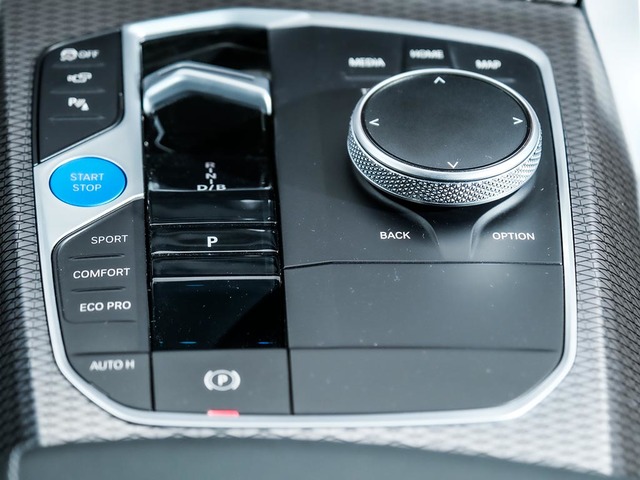 BMW i4 eDrive40 color Negro. Año 2025. 250KW(340CV). Eléctrico. En concesionario Oliva Motor Tarragona de Tarragona