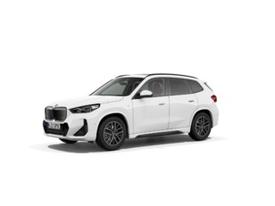 Fotos de BMW iX1 xDrive30 color Blanco. Año 2024. 230KW(313CV). Eléctrico. En concesionario Oliva Motor Tarragona de Tarragona