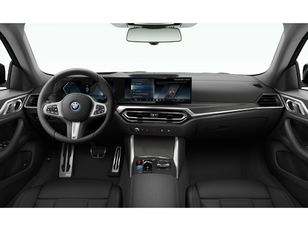 BMW i4 eDrive40 color Negro. Año 2025. 250KW(340CV). Eléctrico. En concesionario Caetano Cuzco, Alcalá de Madrid