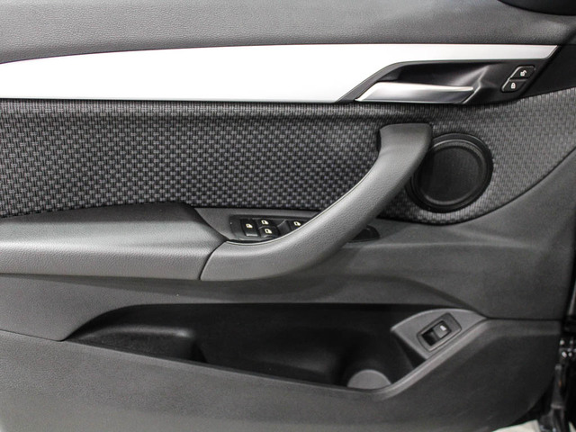 BMW X1 sDrive18i color Negro. Año 2018. 103KW(140CV). Gasolina. En concesionario Barcelona Premium -- GRAN VIA de Barcelona