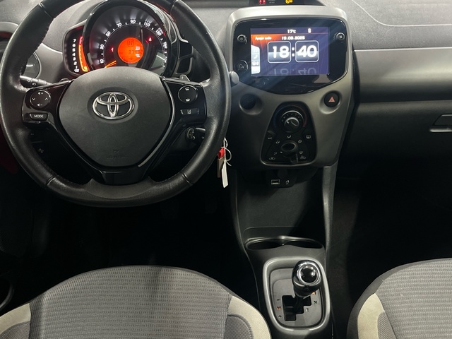 Toyota Aygo 1.0 70 x-play 53 kW (72 CV)