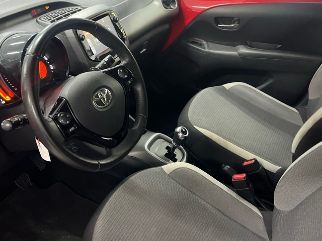 Toyota Aygo 1.0 70 x-play 53 kW (72 CV)