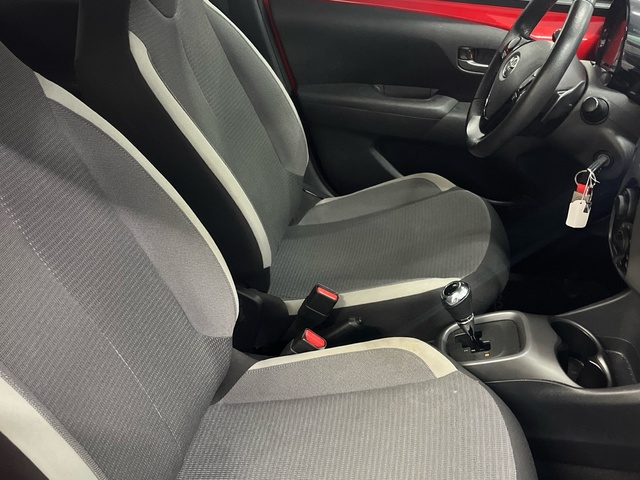 Toyota Aygo 1.0 70 x-play 53 kW (72 CV)