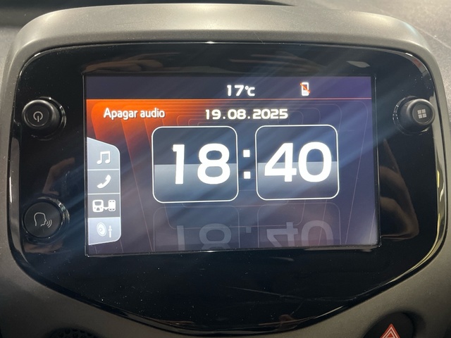 Toyota Aygo 1.0 70 x-play 53 kW (72 CV)