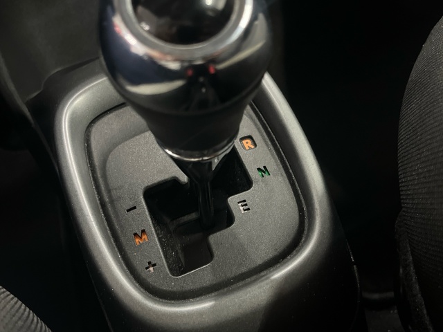 Toyota Aygo 1.0 70 x-play 53 kW (72 CV)