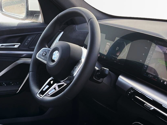 BMW X2 sDrive18d color Blanco. Año 2025. 110KW(150CV). Diésel. En concesionario MURCIA PREMIUM S.L. JUAN CARLOS I de Murcia