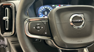 Volvo XC40 T2 Plus Dark Auto 95 kW (129 CV) - 16 Volvo XC40 T2 Ocasión 95 KW (129CV) - 16
