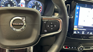 Volvo XC40 T2 Plus Dark Auto 95 kW (129 CV) - 44 Volvo XC40 T2 Ocasión 95 KW (129CV) - 44