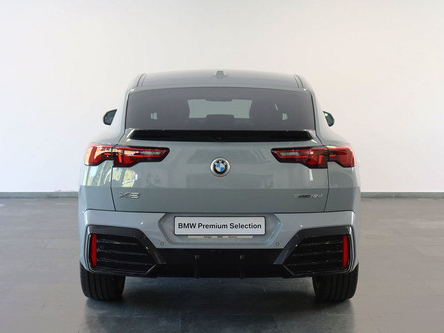 BMW X2 sDrive18d color Gris. Año 2025. 110KW(150CV). Diésel. En concesionario Autogal de Ourense