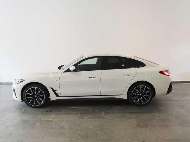 BMW i4 eDrive40 color Blanco. Año 2025. 250KW(340CV). Eléctrico. En concesionario Autogal de Ourense