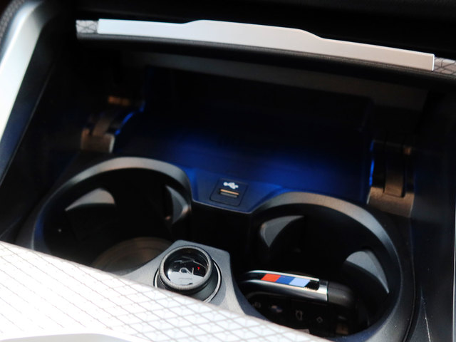 BMW i4 eDrive40 color Blanco. Año 2025. 250KW(340CV). Eléctrico. En concesionario Autogal de Ourense