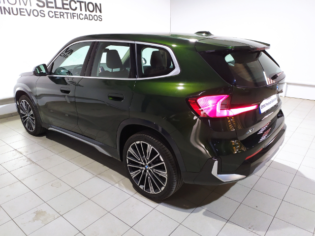 BMW X1 sDrive18i color Verde. Año 2024. 100KW(136CV). Gasolina. En concesionario Hispamovil Elche de Alicante