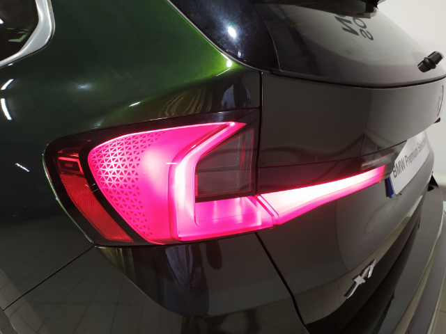 BMW X1 sDrive18i color Verde. Año 2024. 100KW(136CV). Gasolina. En concesionario Hispamovil Elche de Alicante