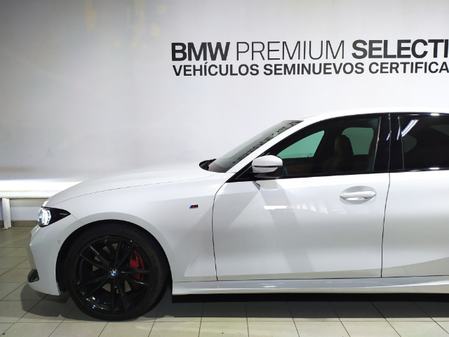 BMW Serie 3 320d color Blanco. Año 2024. 140KW(190CV). Diésel. En concesionario Hispamovil Elche de Alicante