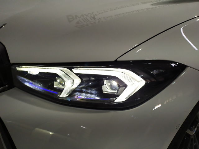 BMW Serie 3 320d color Blanco. Año 2024. 140KW(190CV). Diésel. En concesionario Hispamovil Elche de Alicante