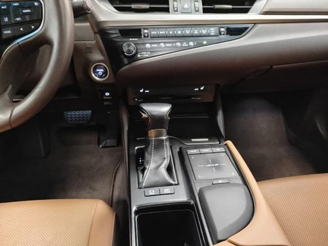 Lexus ES 300h Executive 160 kW (218 CV)