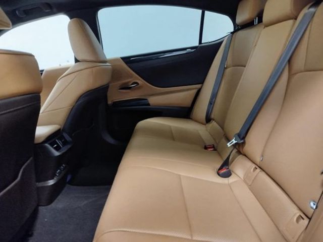 Lexus ES 300h Executive 160 kW (218 CV)