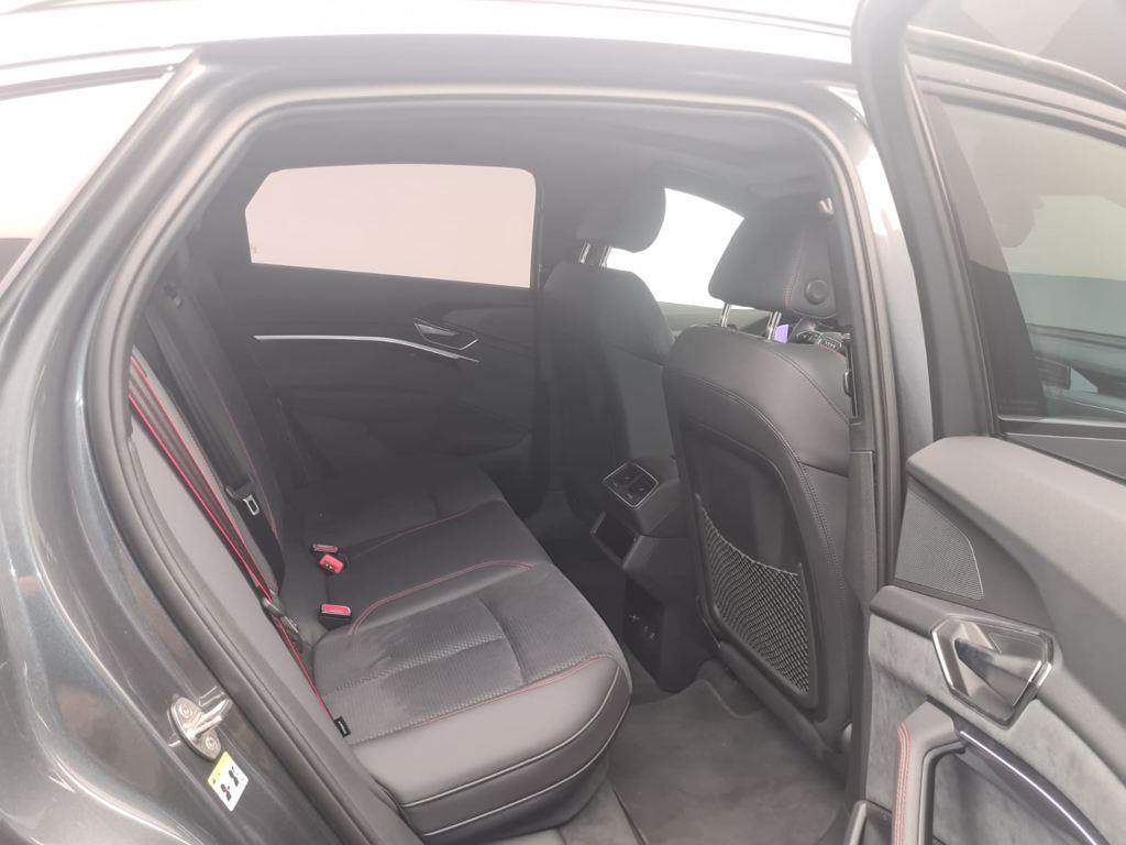 S line 55 quattro 300 kW (408 CV)