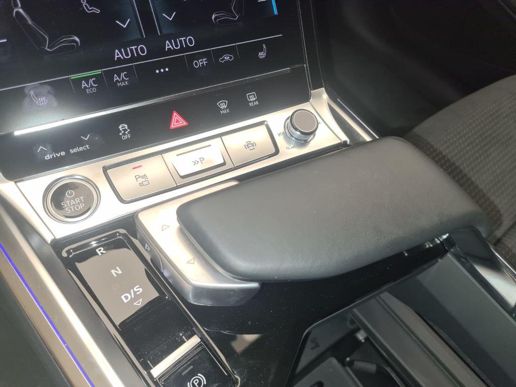 S line 55 quattro 300 kW (408 CV)