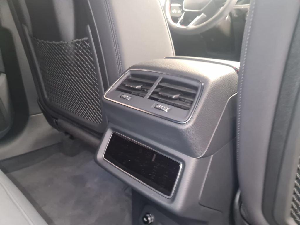 S line 55 quattro 300 kW (408 CV)